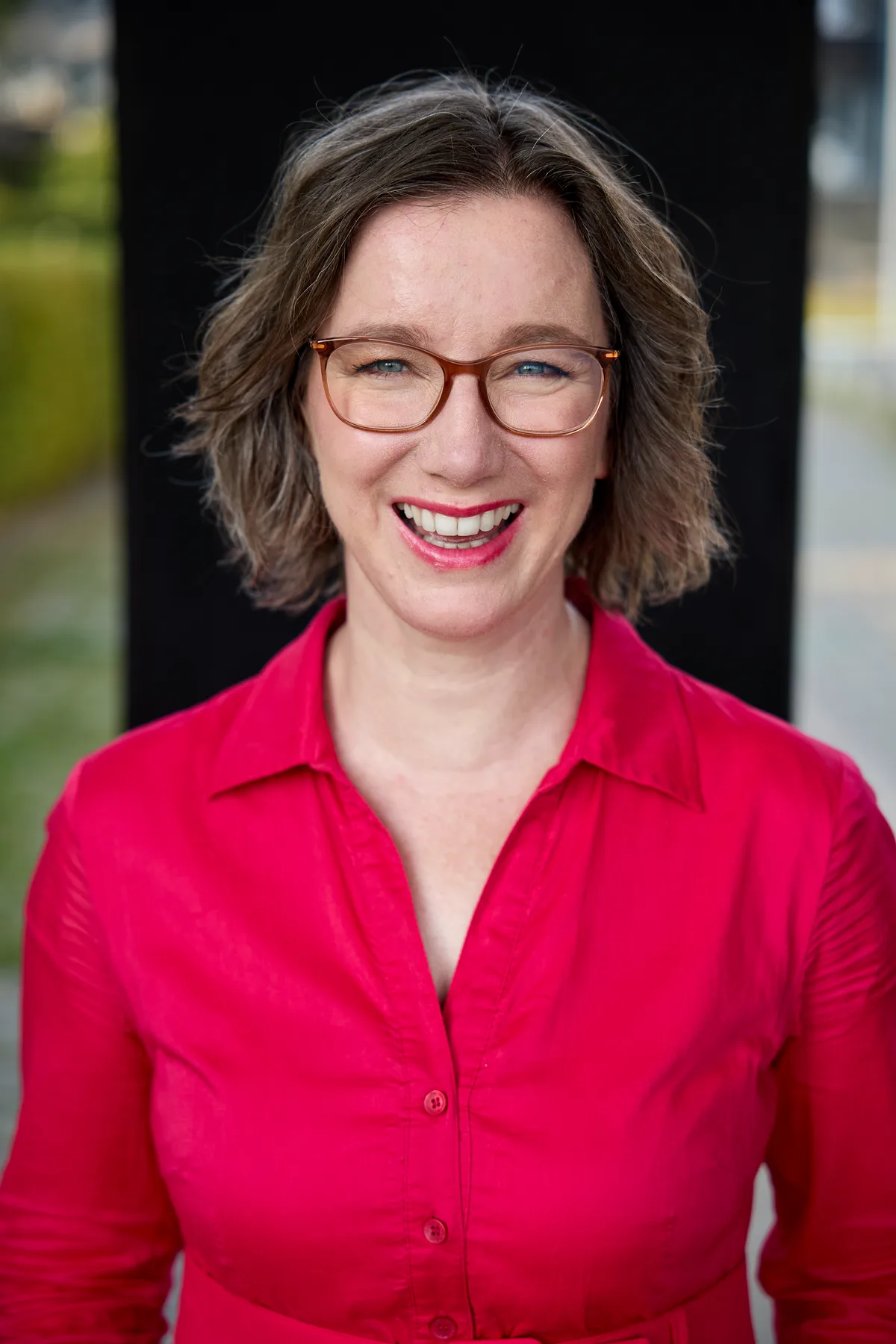 Portrait von Yvonne Zwick im Freien